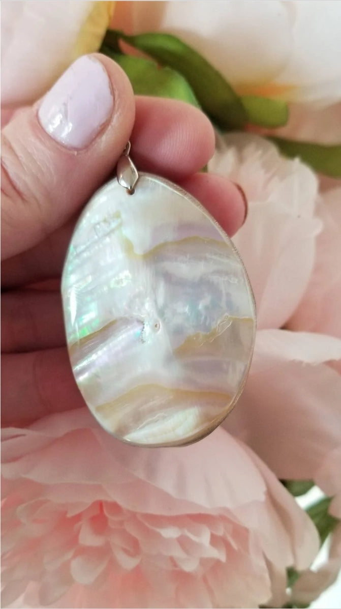 Collier pendentif en abalone (ormeau)