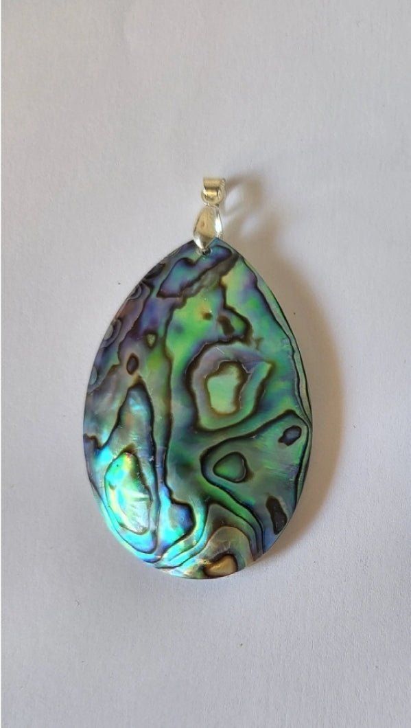 Collier pendentif en abalone (ormeau)