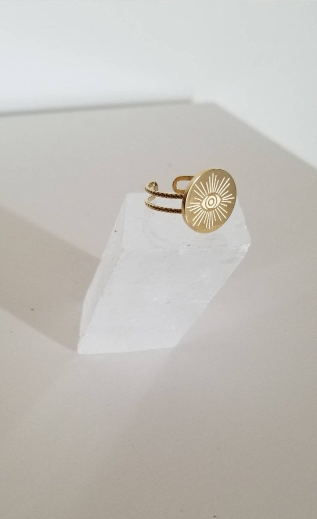 Lucky protective eye ring in stainless steel.