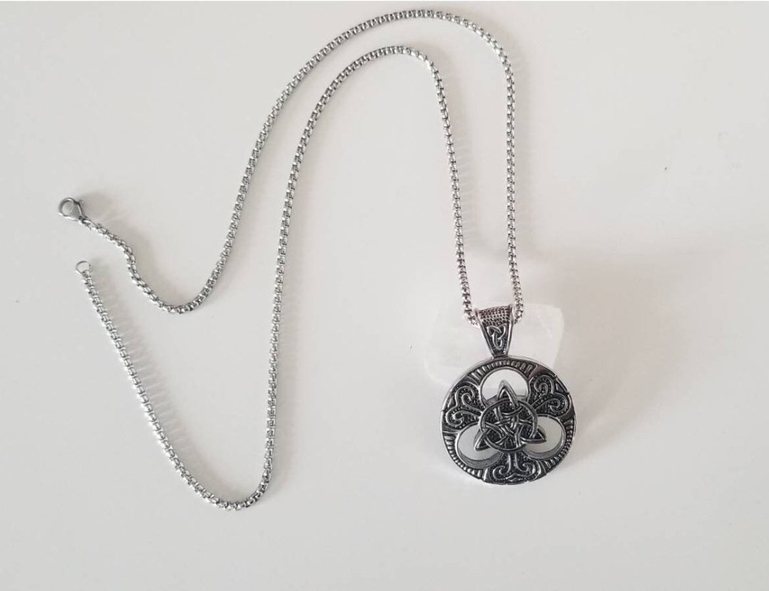 Collier Viking Triquetra nœud celtique