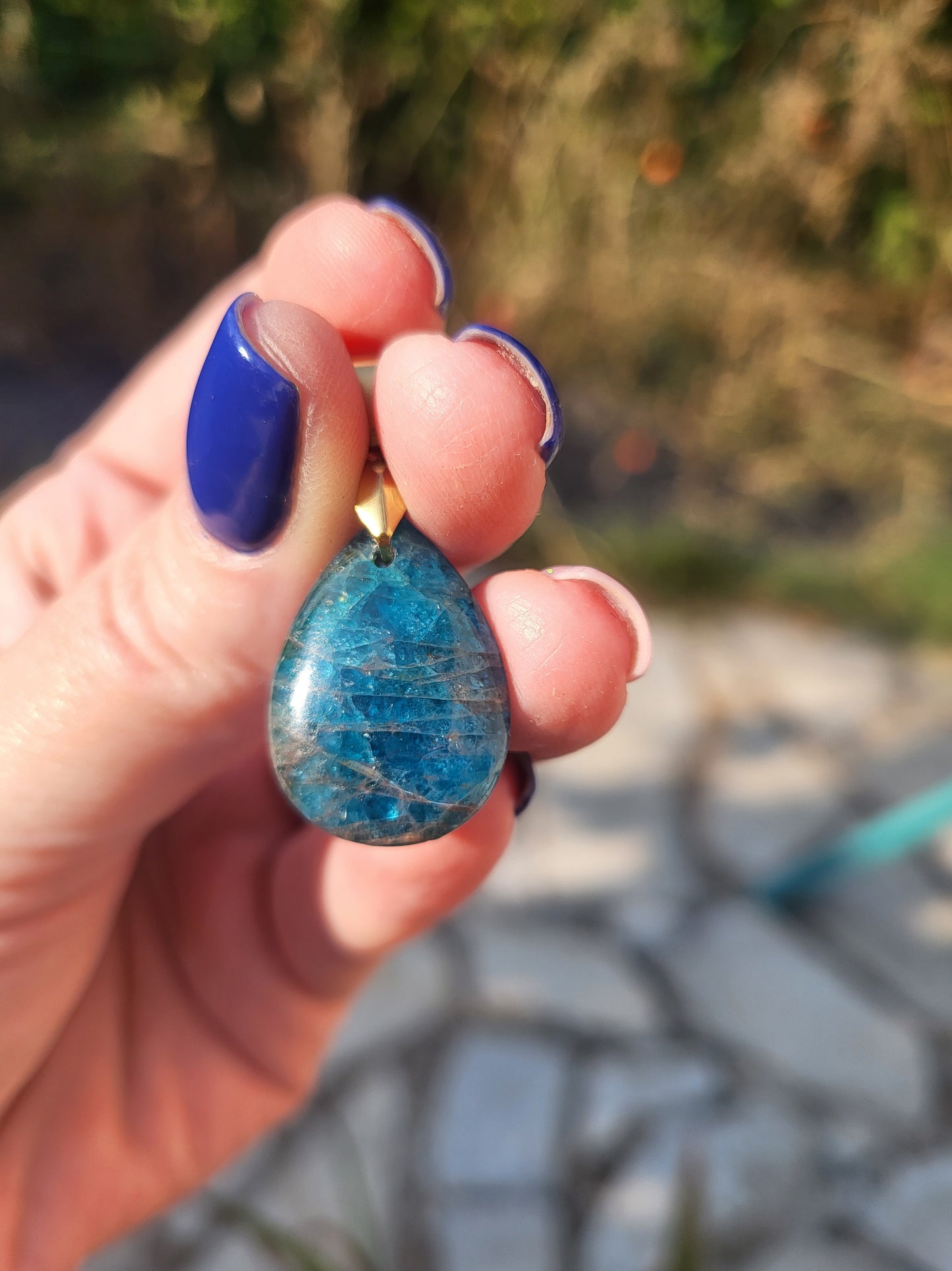 Collier avec pendentif en apatite