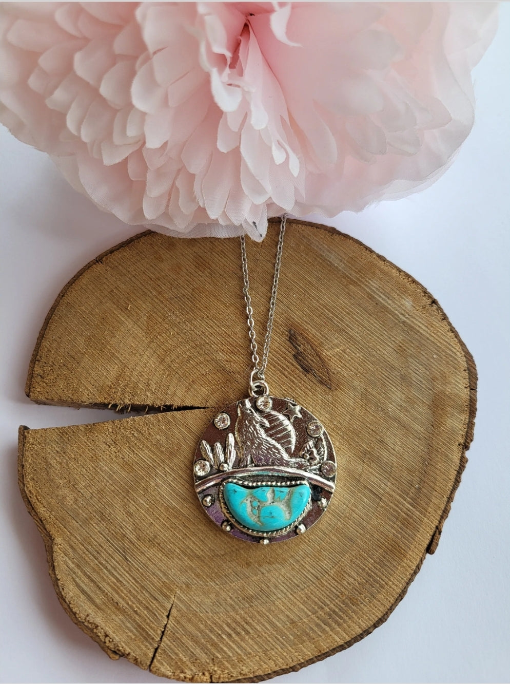 Native American shamanic necklace with wolf and blue howlite.
