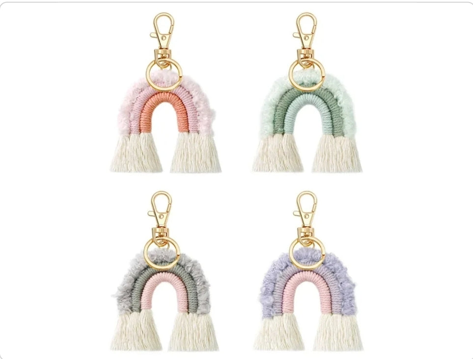 Porte-clé arc en ciel en macramé