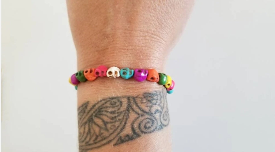 Bracelet mexicain santa muerte tête de mort multicolore