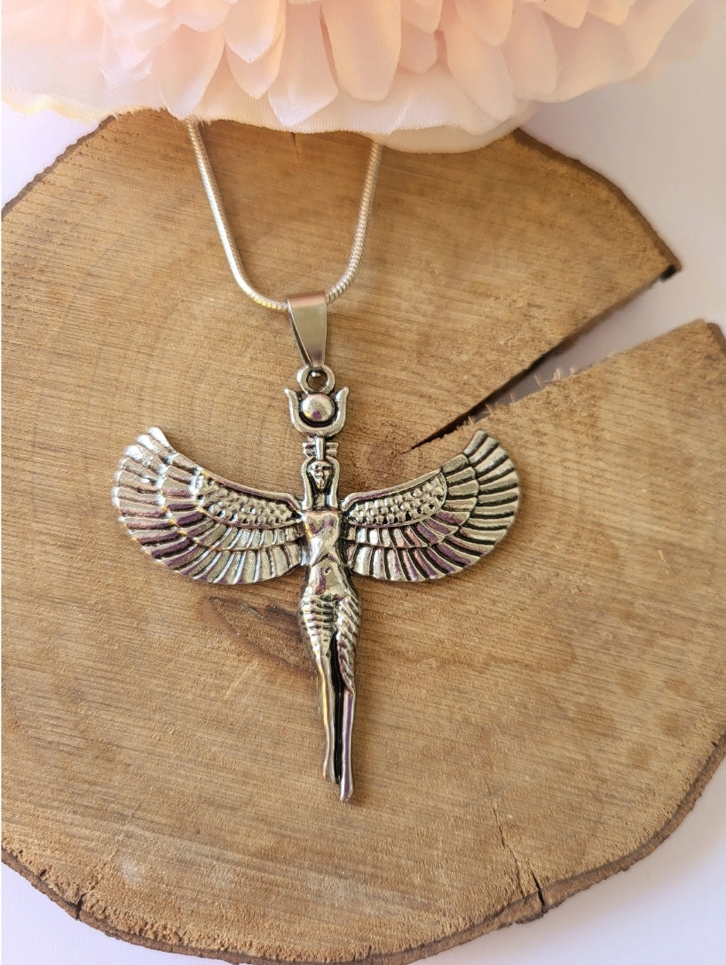 Collier féminin sacré avec pendentif déesse Isis