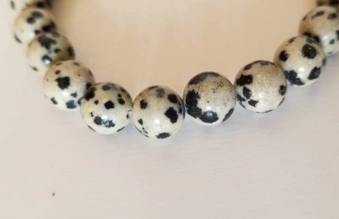 Bracelet en jaspe dalmatien de diamètre 8