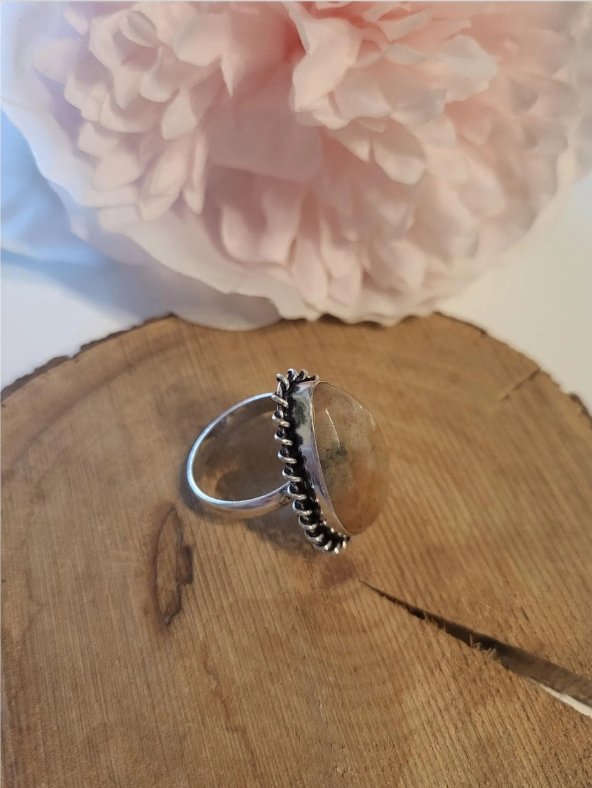 Bague en pierre de soleil