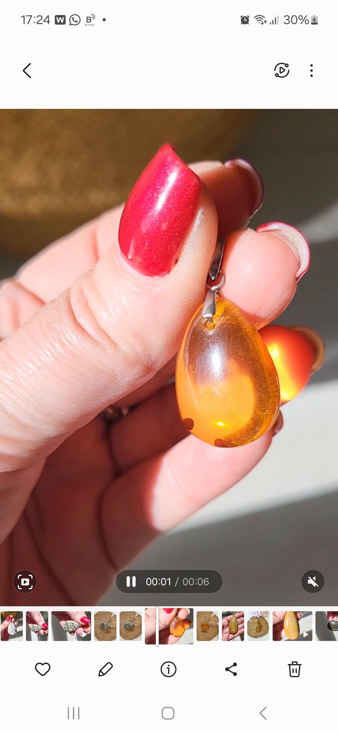 Amber pendant necklace