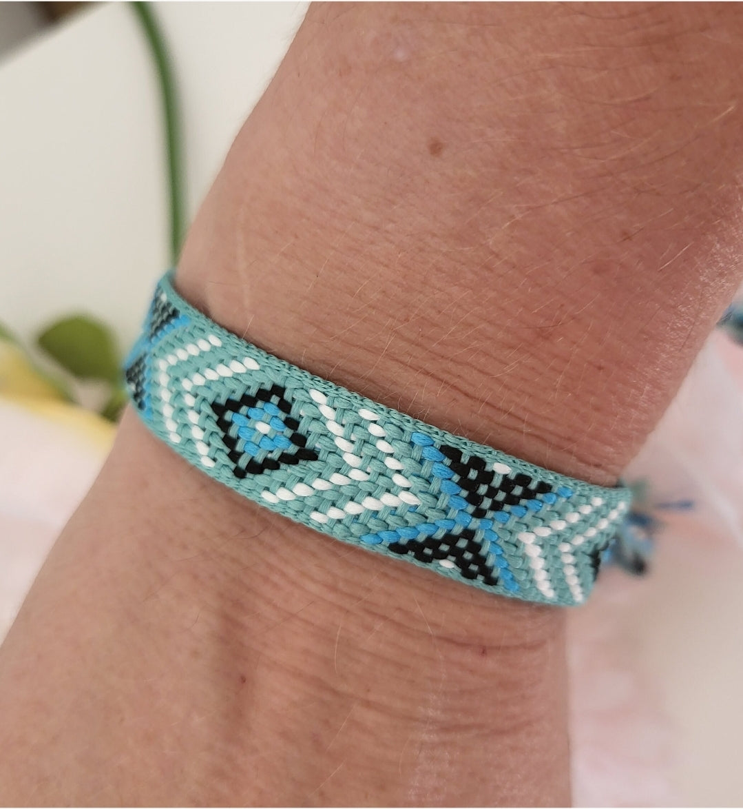 Brazilian wish bracelets with sliding clasps